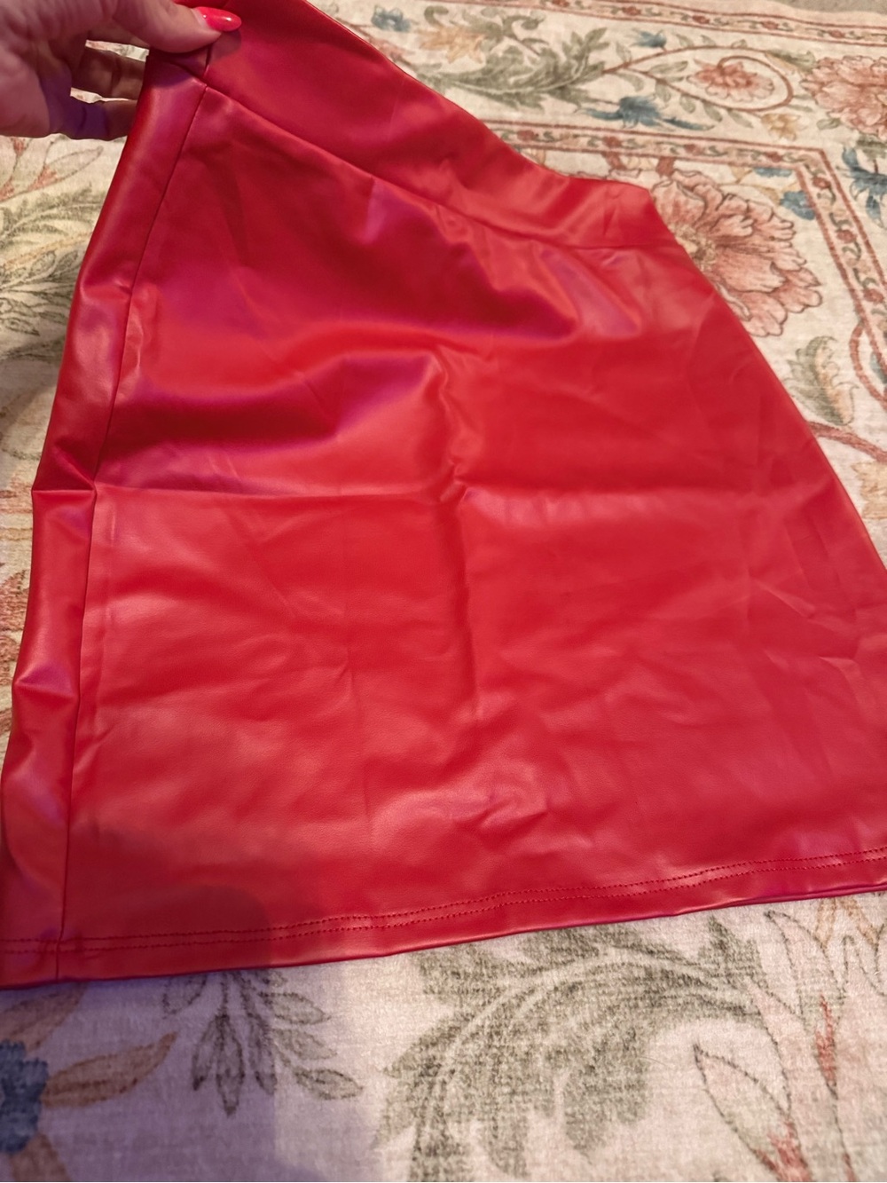 Red Faux Leather Pencil Skirt - Women - Picture 2 of 4